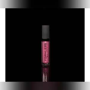 Formless Beauty LOVE Lipglosss Brand new